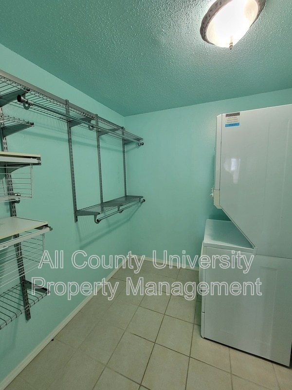 Building Photo - 703 SW 75th St