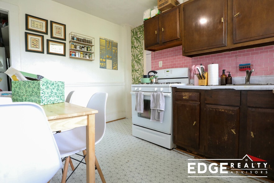 Building Photo - 1742 Commonwealth Ave