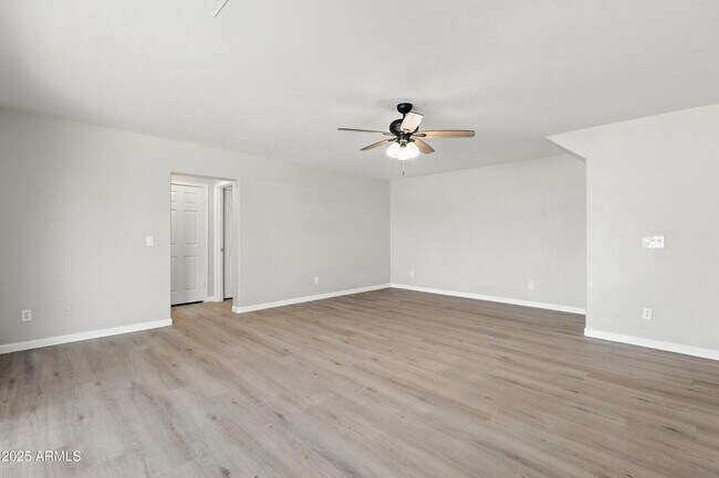 Building Photo - 6412 N 78th Ln