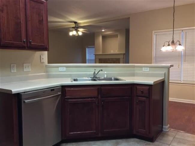 Building Photo - 10521 S Ashglen Cir