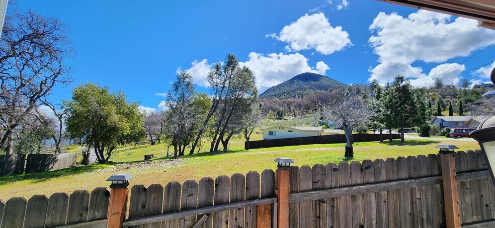 Next door empty lot view - 2844 Marina View Dr