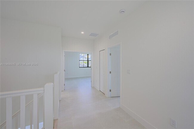 Building Photo - 32242 SW 194th Ave