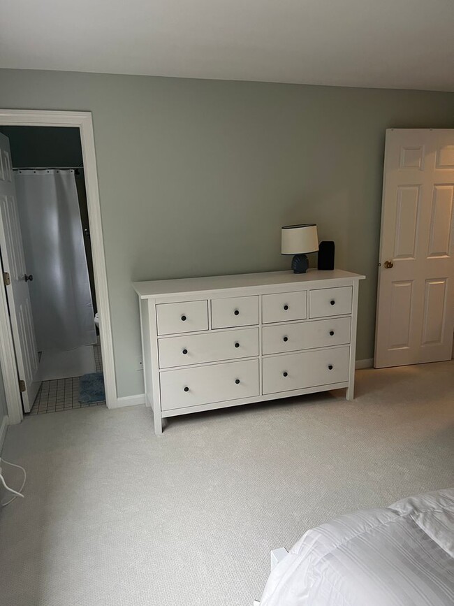 Building Photo - Fully updated 2Bd / 2Br Bassett Pond Condominium in West Yarmouth