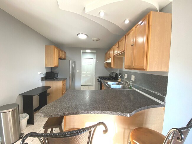 Building Photo - 5815 N Spaulding Ave