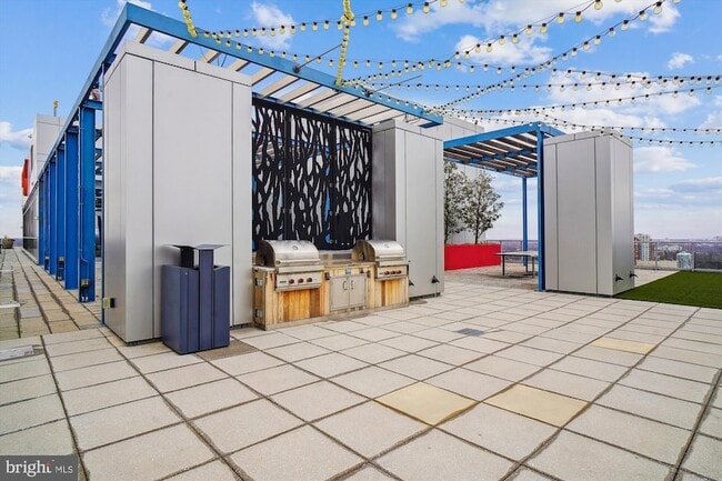 Building Photo - 930 Rose Ave