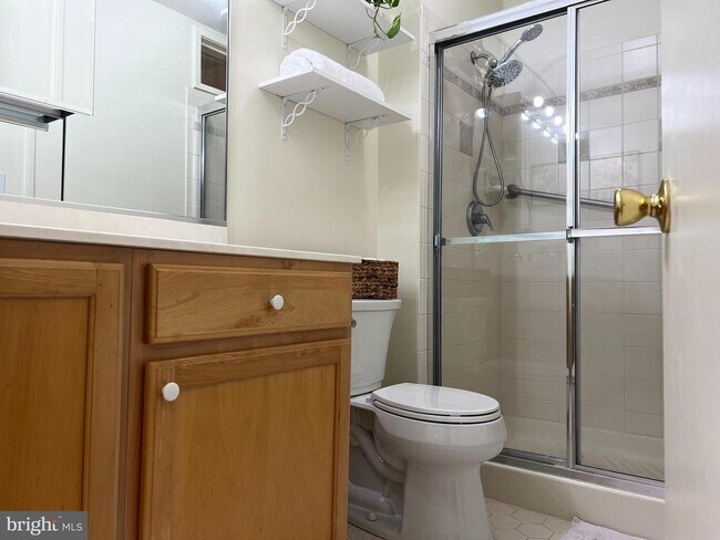 Building Photo - 9547 Fern Hollow Way