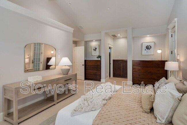 Building Photo - 775 Kirkcrest Rd