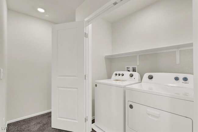 Building Photo - 6065 Amaryllis Fls St