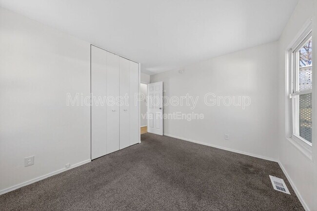 Building Photo - 12405 Pizarro Dr