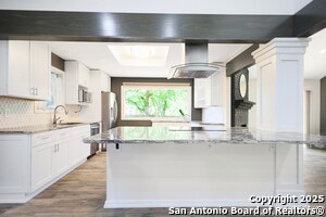 Building Photo - 8605 Wood Peak