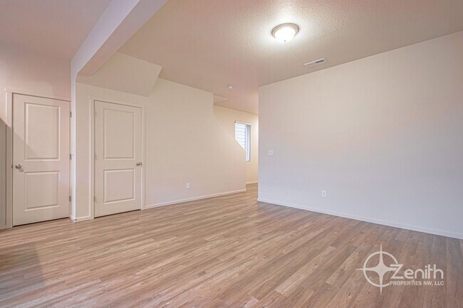 Building Photo - 8515 NE 13th Pl
