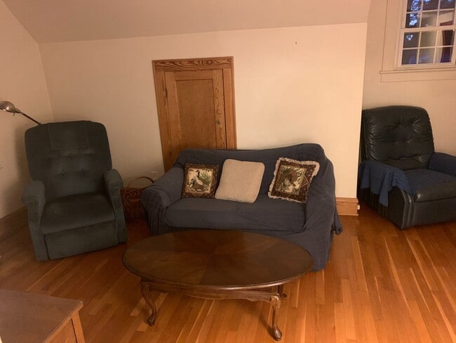 Building Photo - 3 Dion St