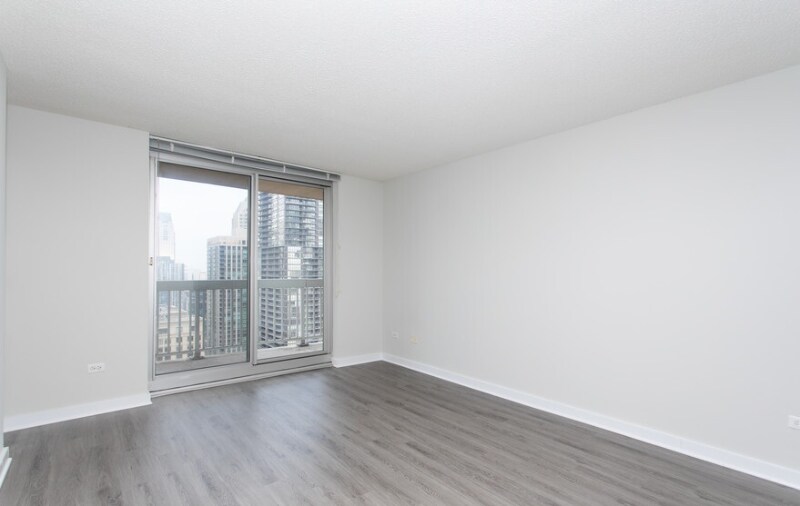 Building Photo - 526 N Dearborn Pkwy