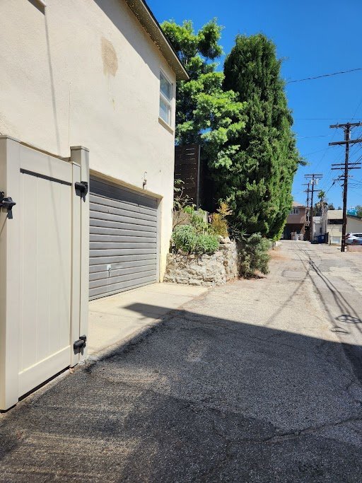 Building Photo - 3326 Floyd Ter Los Angeles, CA 90068
