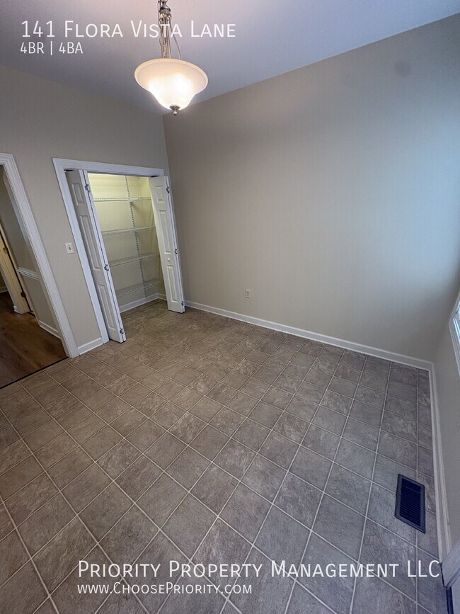 Building Photo - 141 Flora Vista Ln
