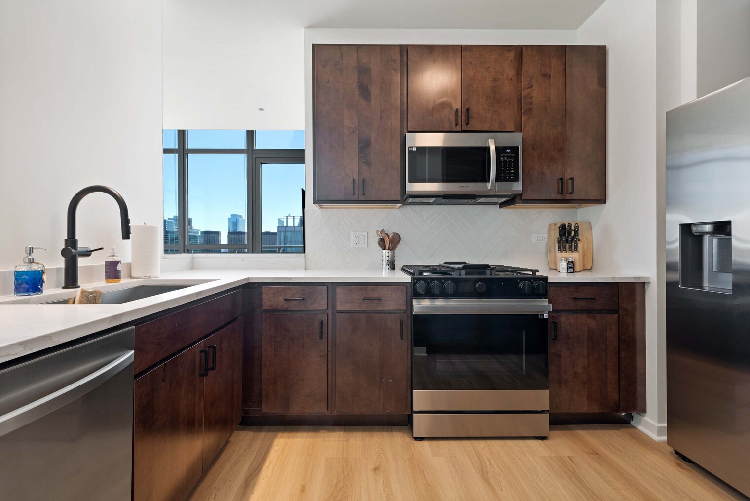 Building Photo - 365 N Halsted St