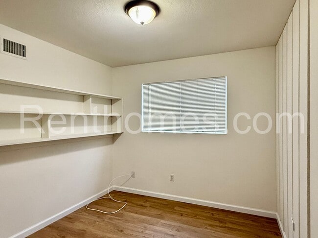 Building Photo - 5511 Chandler Dr