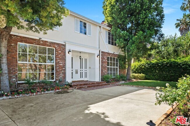Building Photo - 517 Elm Dr