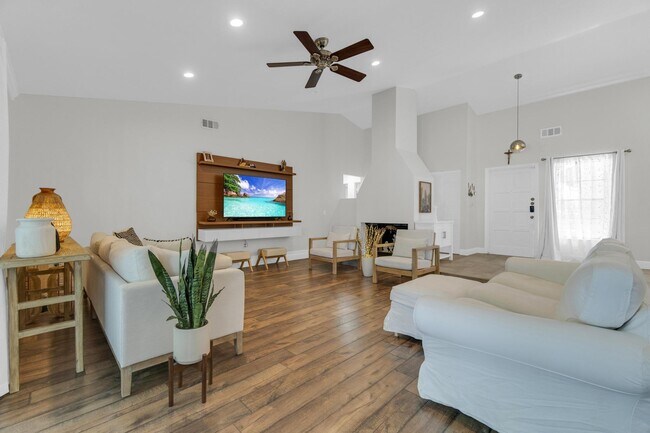 Building Photo - 23265 Boca Club Colony Cir