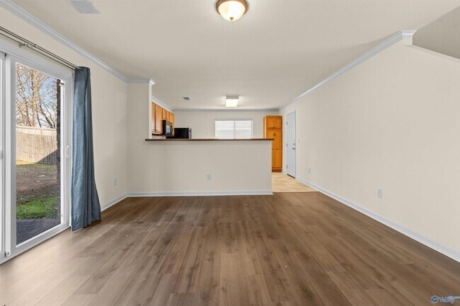 Building Photo - 313 Mertle Dr