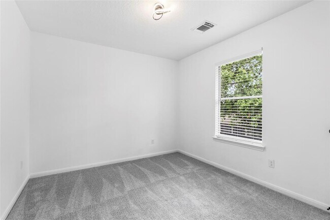 Building Photo - 6894 Stillwater Dr