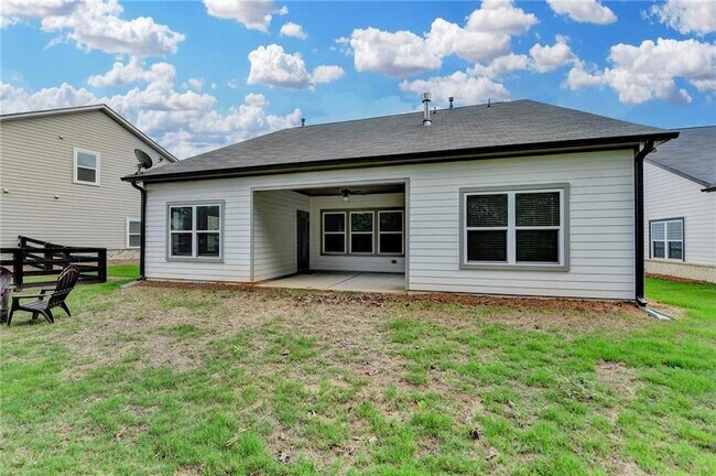 Building Photo - 5650 Bergeson Wy