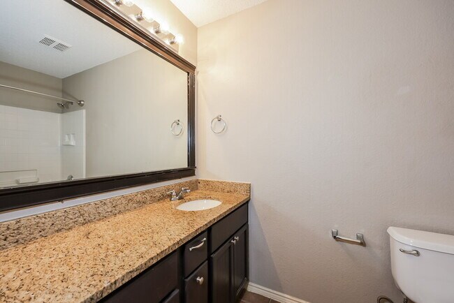 Building Photo - 430 Creekwood Ct