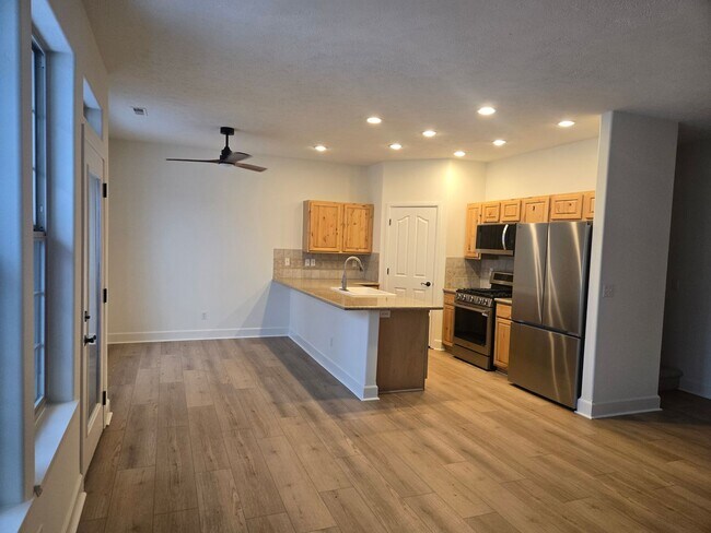 Building Photo - 3-Bedroom Townhome with Garage – Prime Coeur d’Alene Location