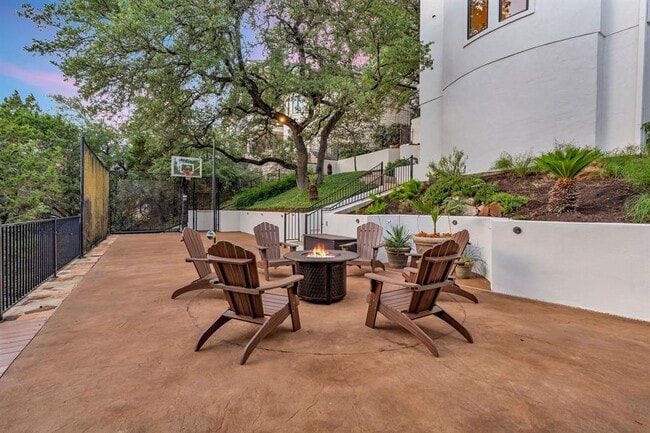 Building Photo - 1710 Mt Larson Rd