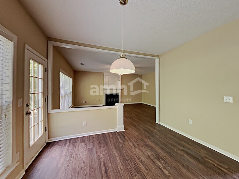 Building Photo - 150 Sessingham Ln