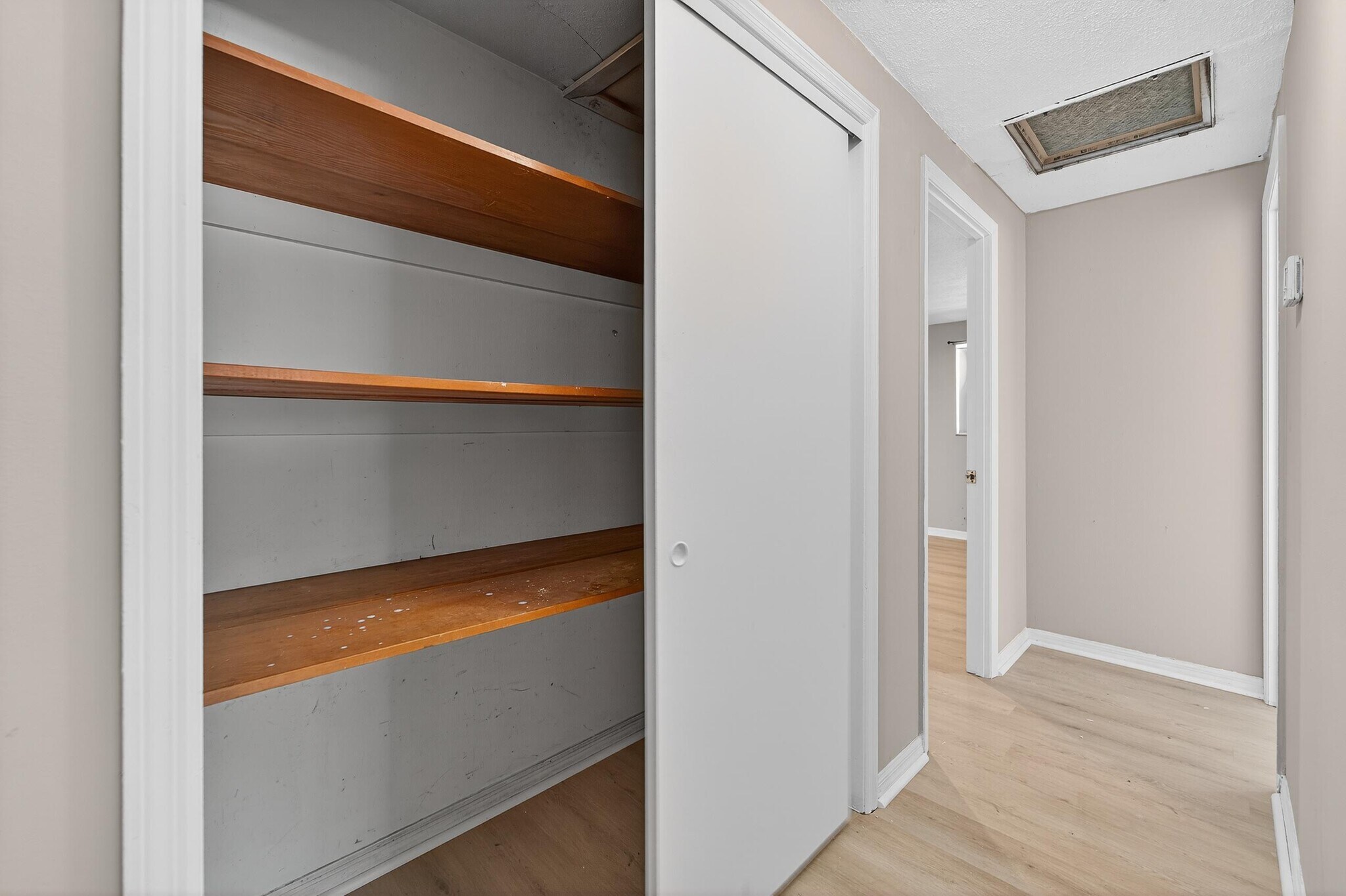 Building Photo - 1712 Village Ct