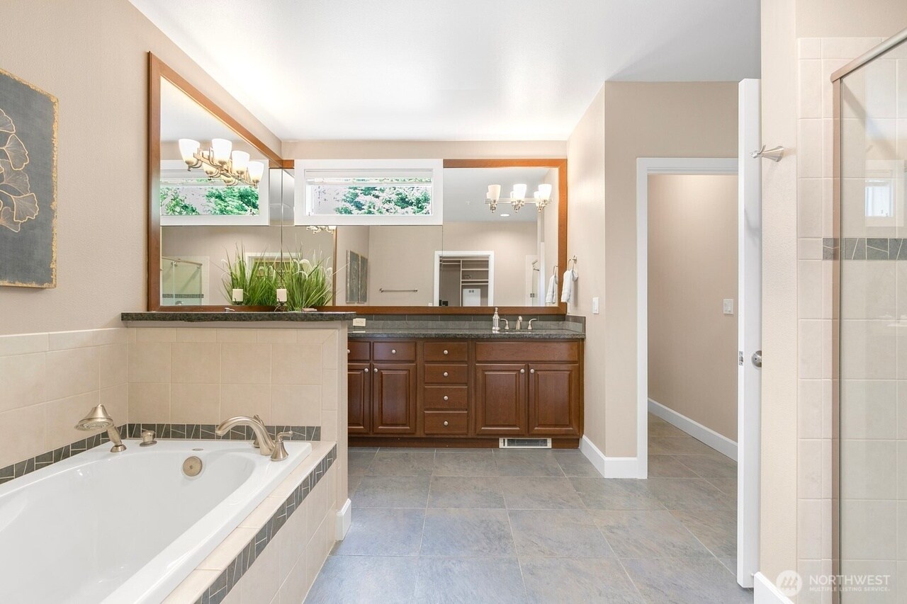Building Photo - 8850 Redmond Woodinville Rd NE
