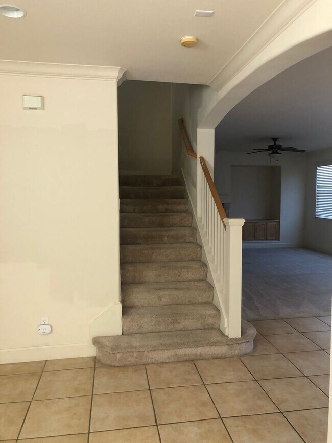 Building Photo - 4 br, 2.5 bath House - 205 Vista Del Rio Ct.