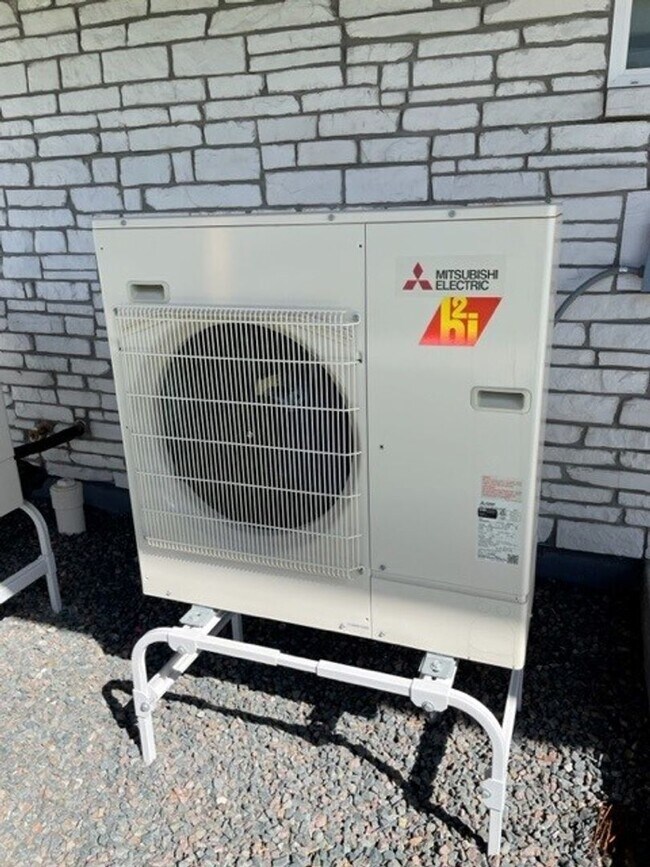 Building Photo - Townhouse For Lease