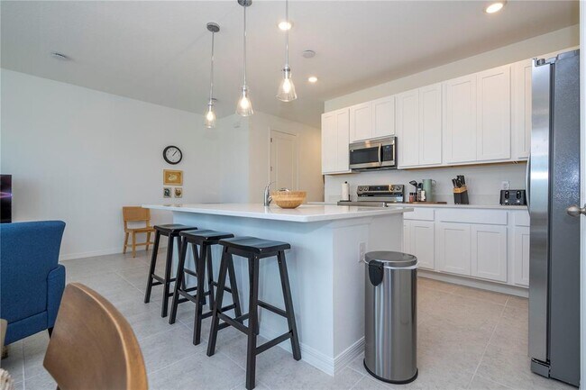 Building Photo - 686 Longboat Dr