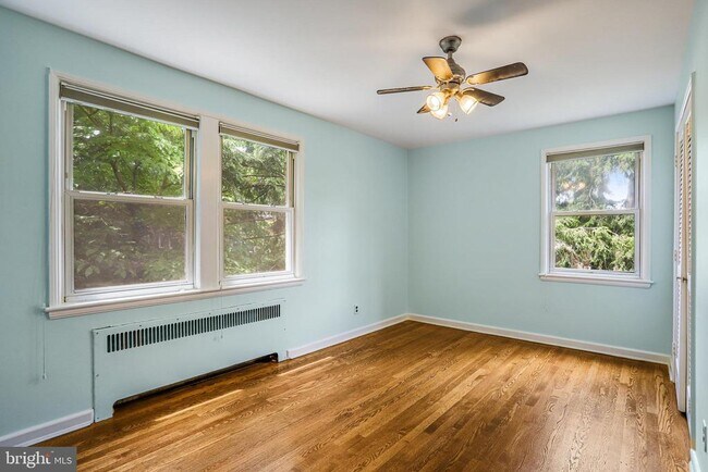 Building Photo - 4004 Beecher St NW