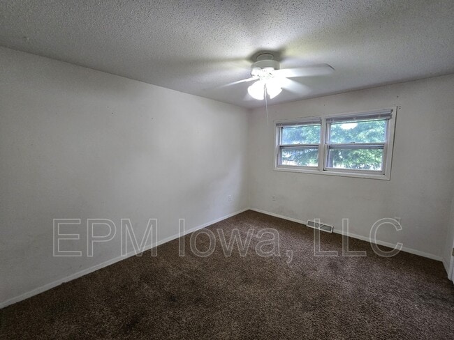 Building Photo - 1407 Robin Rd