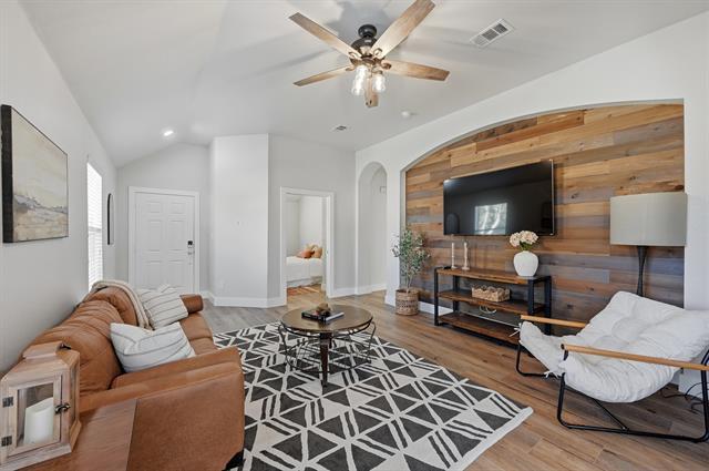 Building Photo - 3321 Versante Dr