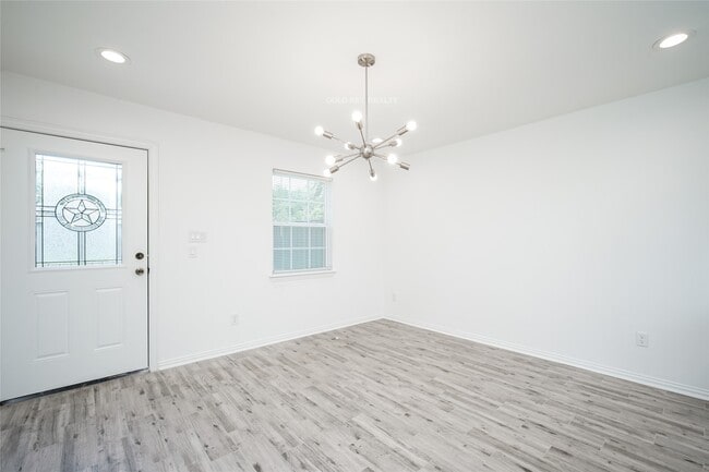 Building Photo - 218 Ishmeal St