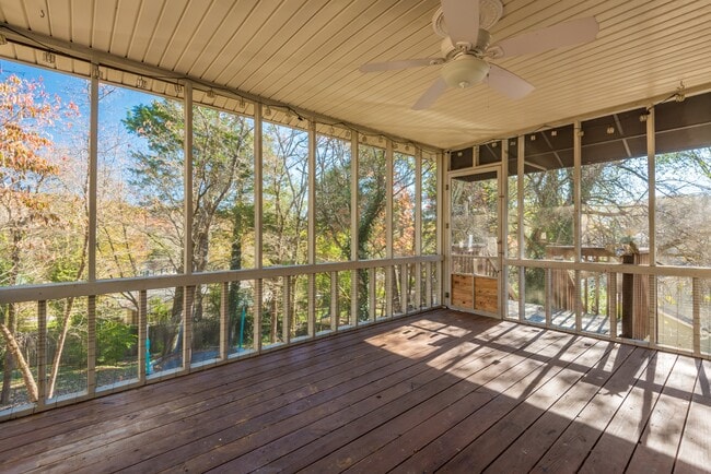 Building Photo - 420 Shelbyville Rd