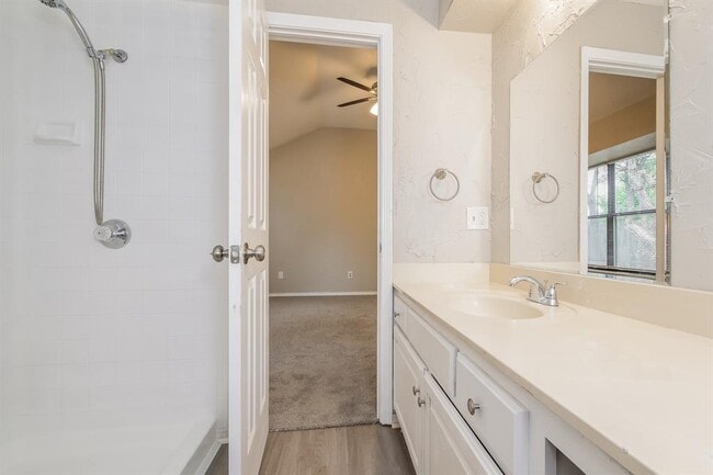 Building Photo - 7709 Doris Dr