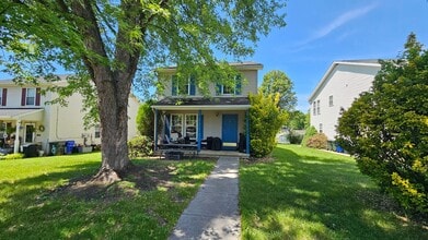 Building Photo - 349 Woodpoint Ave