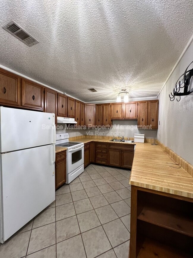 Building Photo - 4449 Thomastown Dr