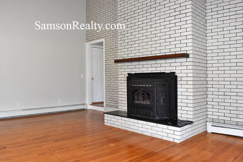 Building Photo - 27 Marlaine Dr