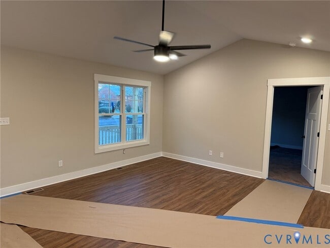 Building Photo - 325 Yorktown Dr