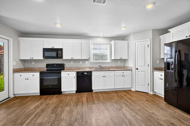 Building Photo - 13260 Willow Oak Cir
