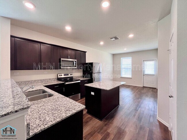 Building Photo - 4105 Paddock Trl