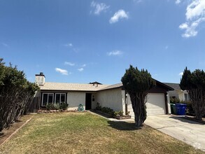 Building Photo - Beautiful 3B/2BA House in Mira Mesa!