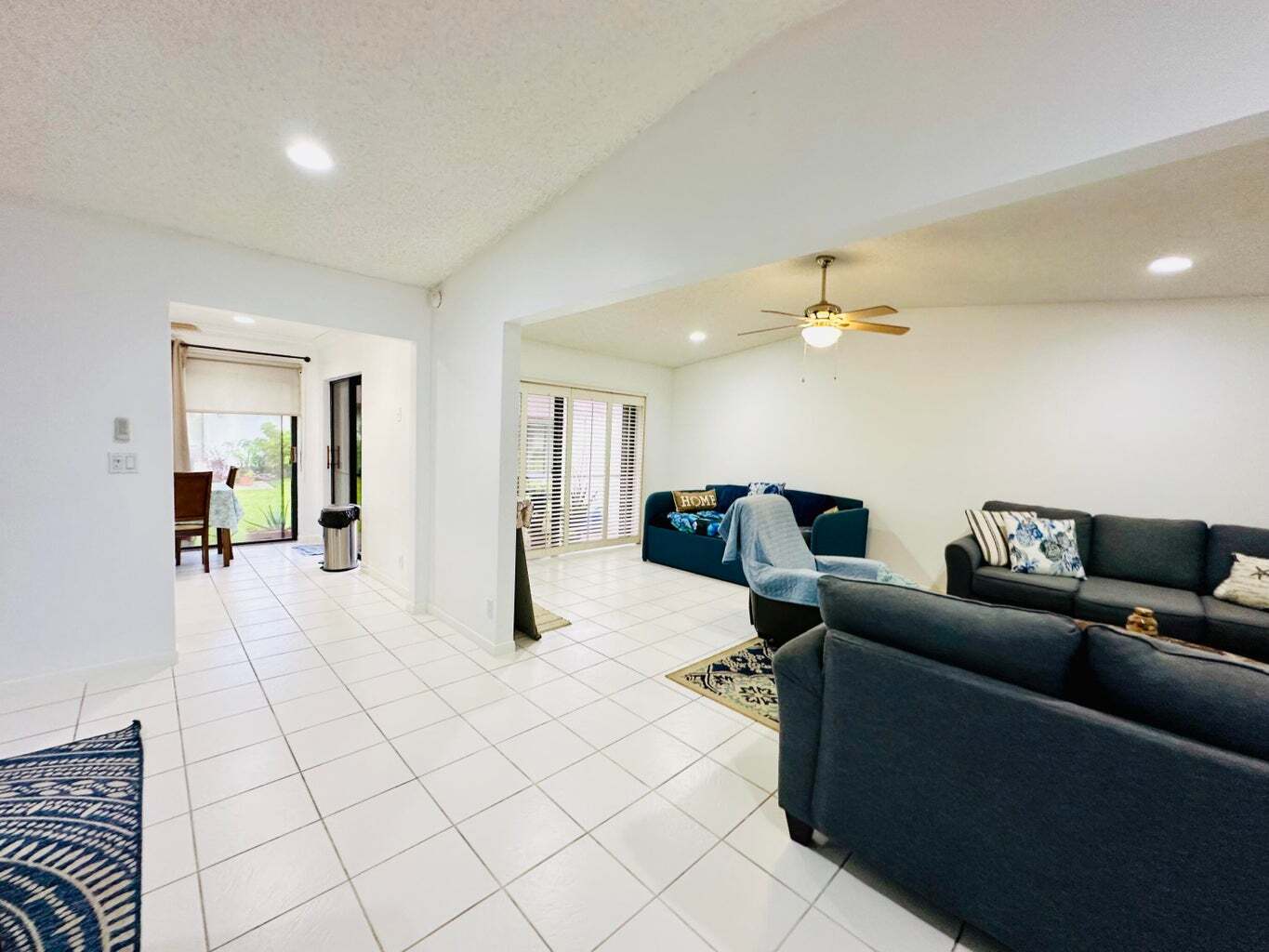 Building Photo - 5077 Forsythia St