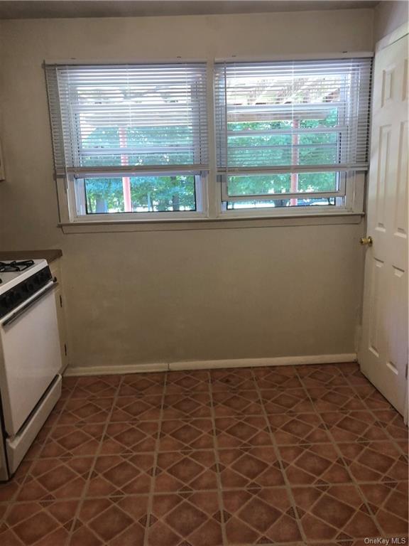 Building Photo - 40 Bluefields Ln